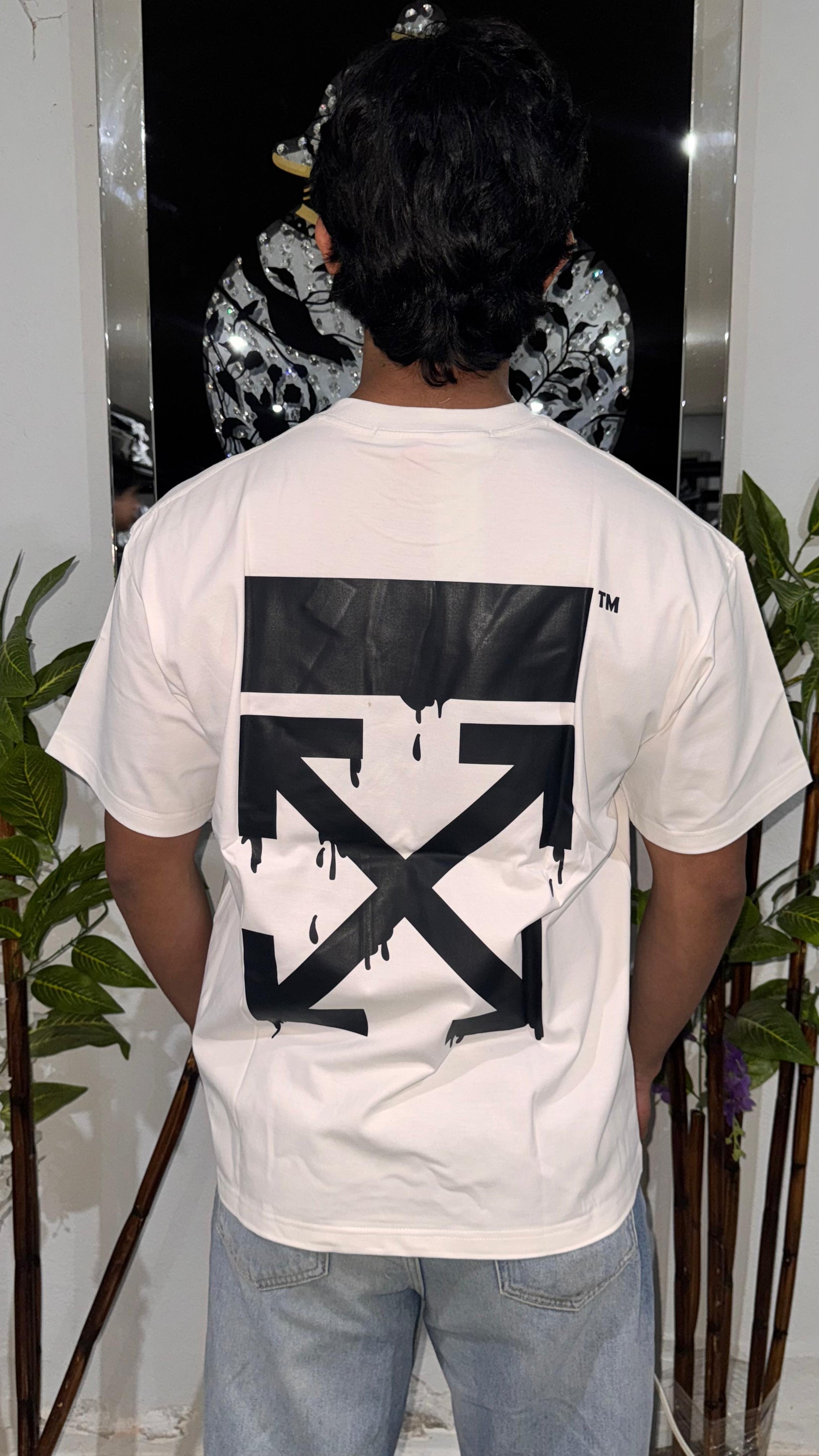 Off White logo back