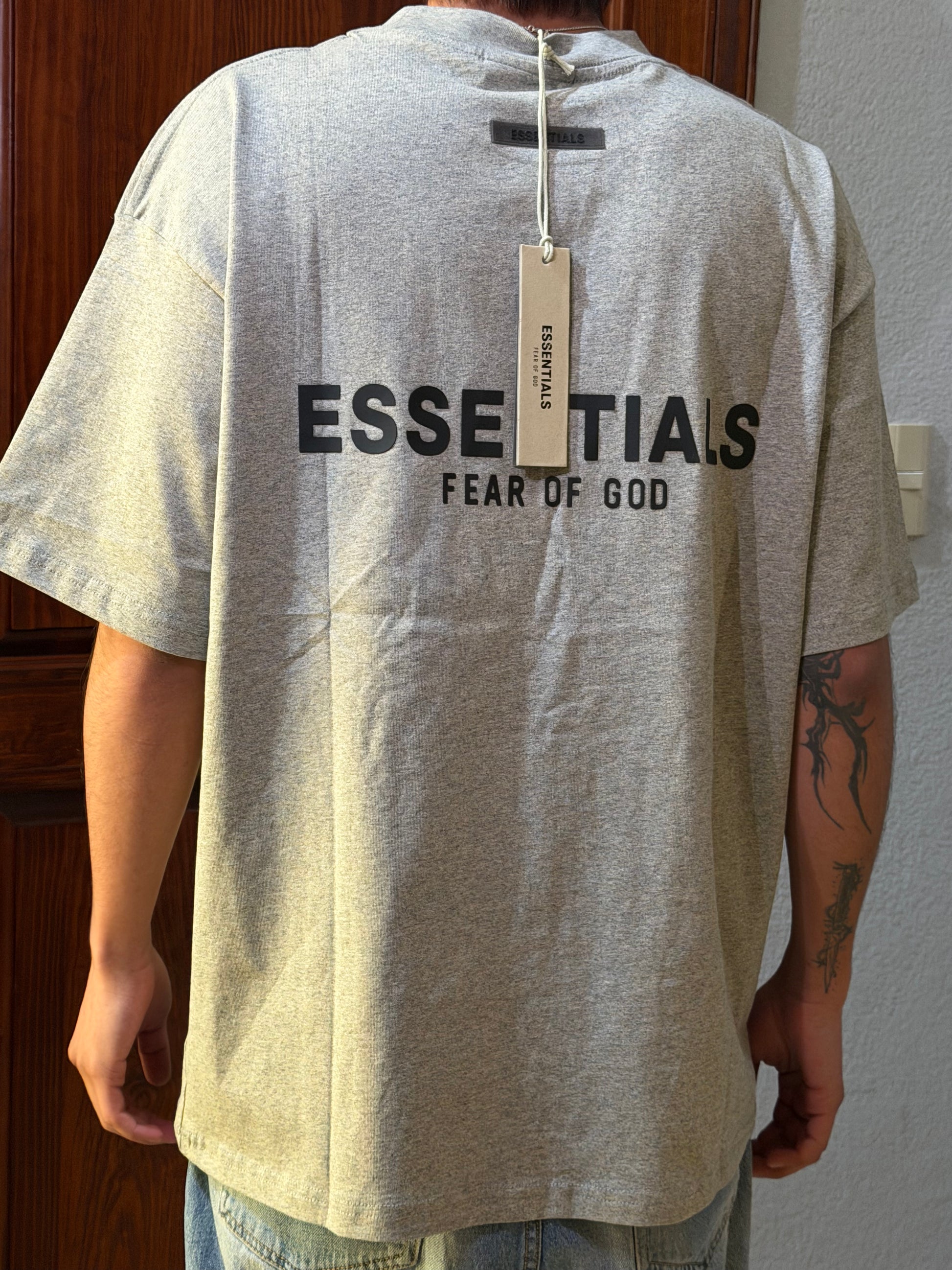 Essentials Gris oscuro