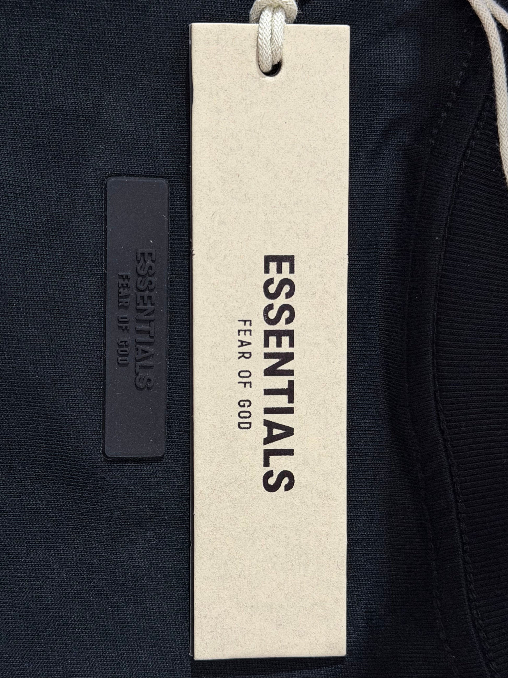 Essentials Black