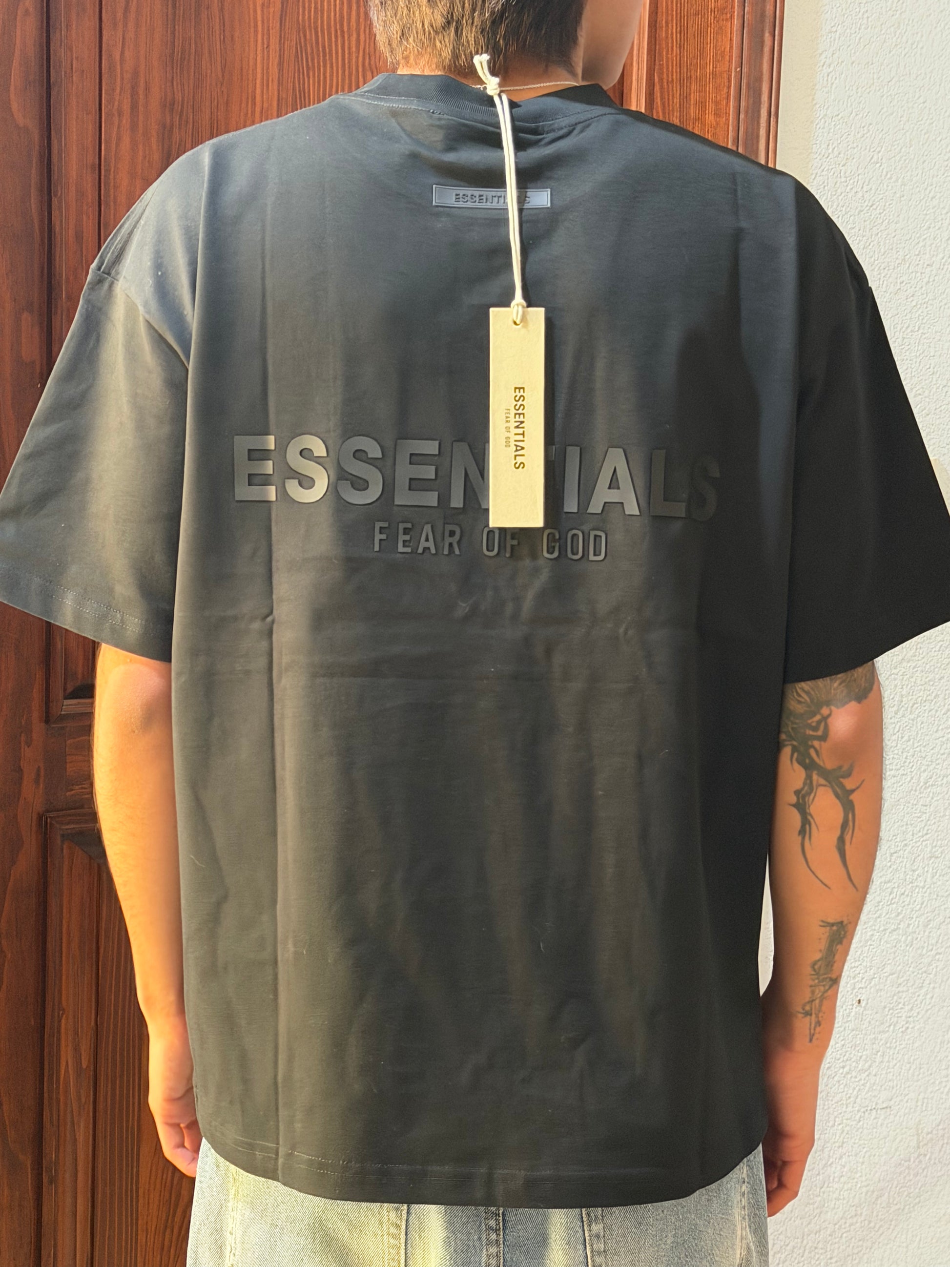 Essentials Black